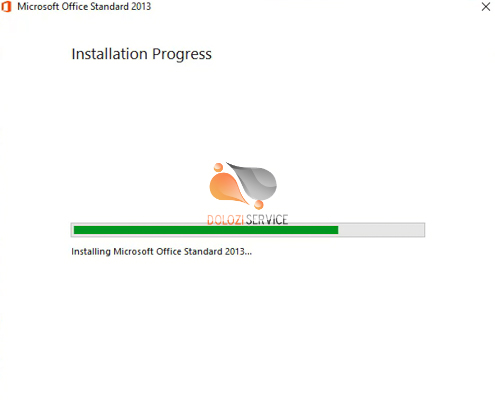 Đợi phần mềm Office 2013 cài đặt hoàn tất